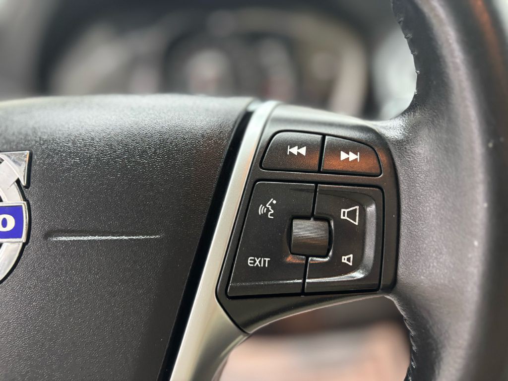 2017 Volvo XC60 Image 23