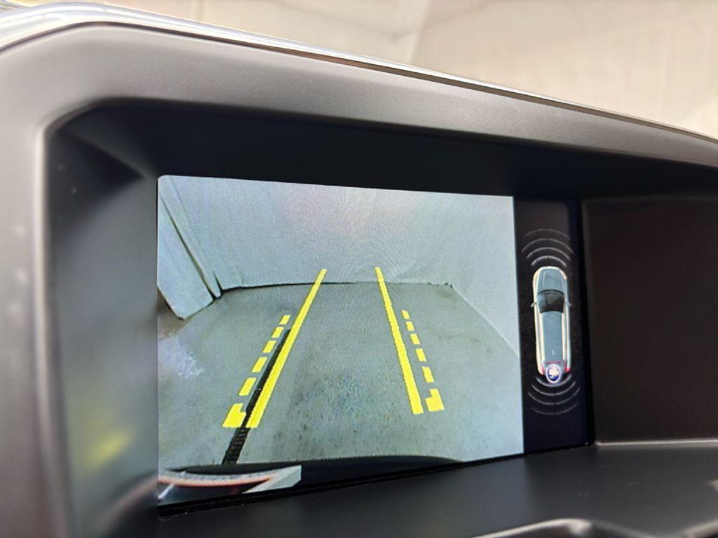 2017 Volvo XC60 Image 28