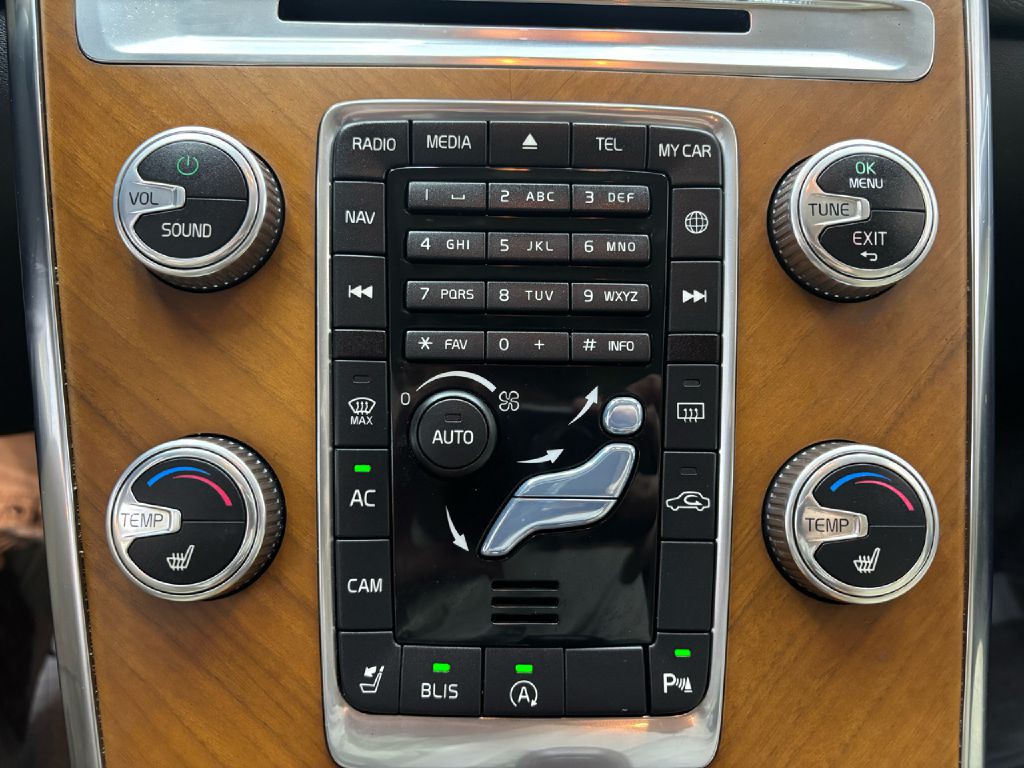2017 Volvo XC60 Image 29