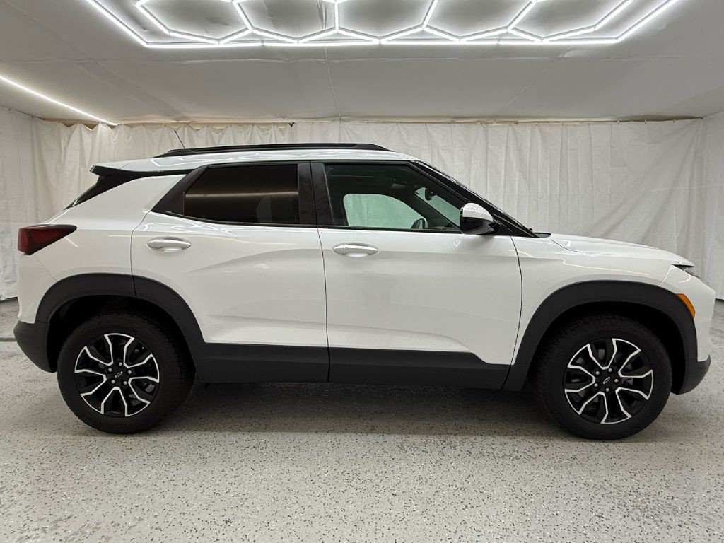 2024 Chevrolet Trailblazer Image 2