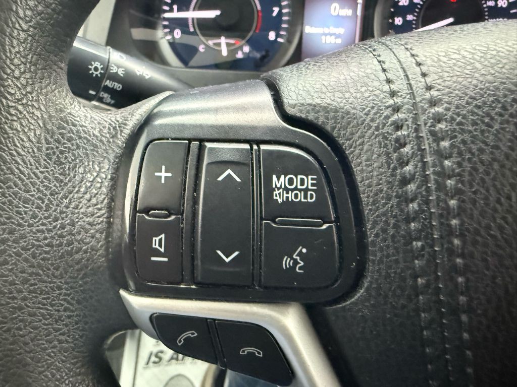 2020 Toyota Sienna Image 8