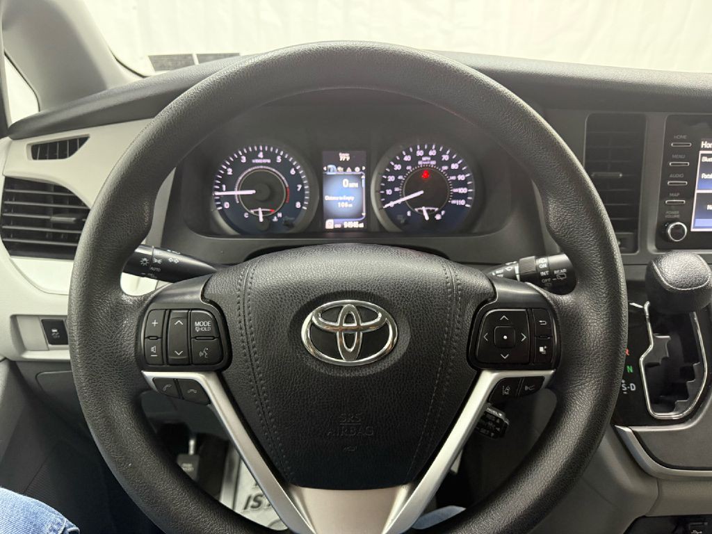 2020 Toyota Sienna Image 10