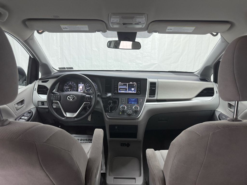2020 Toyota Sienna Image 18