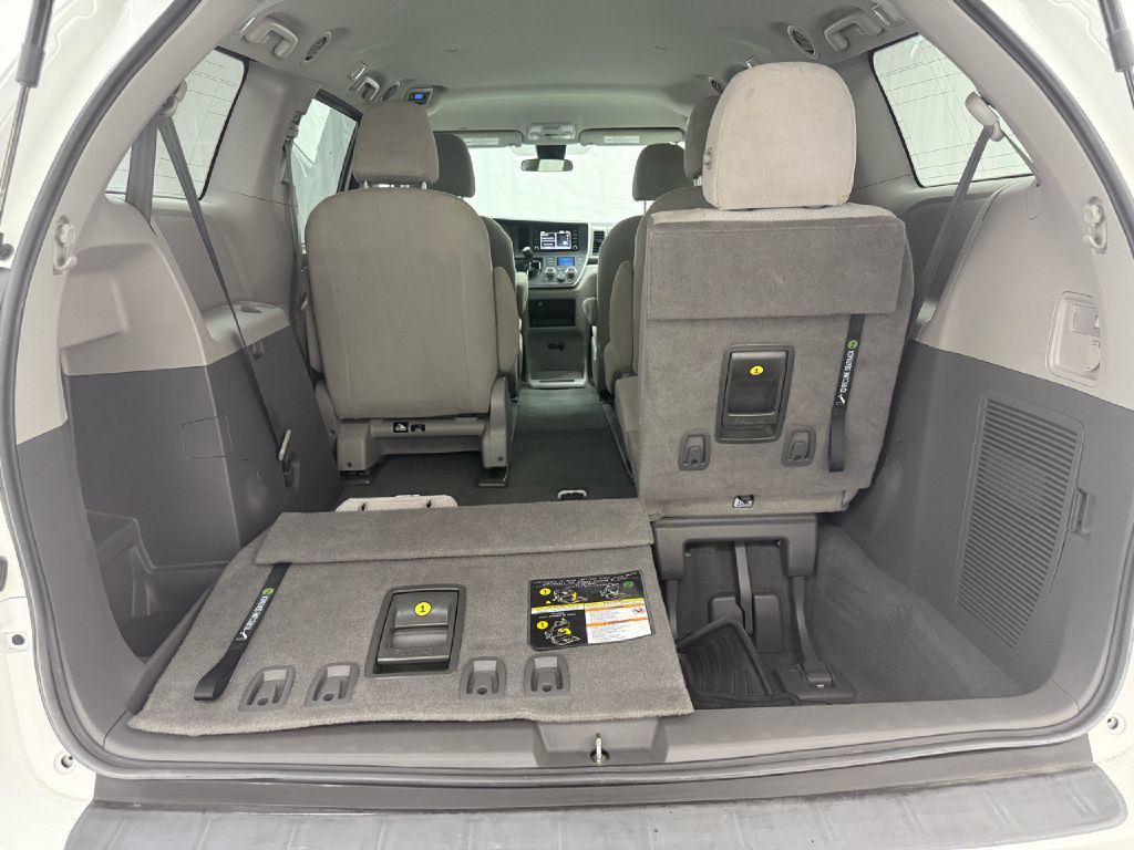 2020 Toyota Sienna Image 21