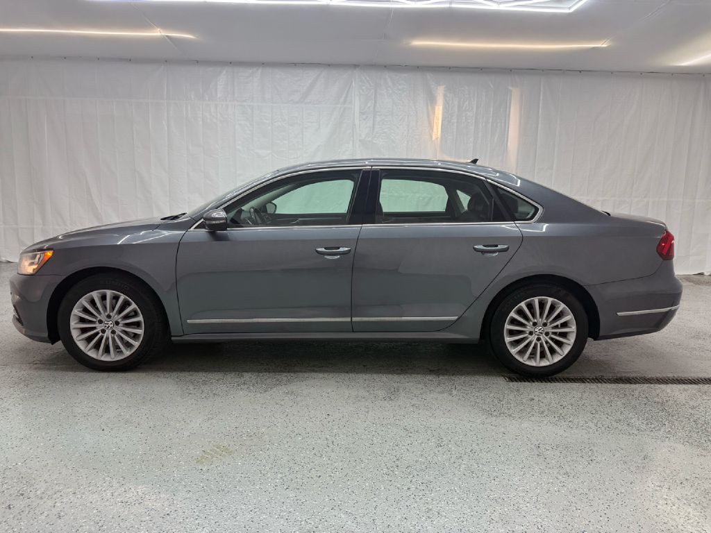 2017 Volkswagen Passat Image 6