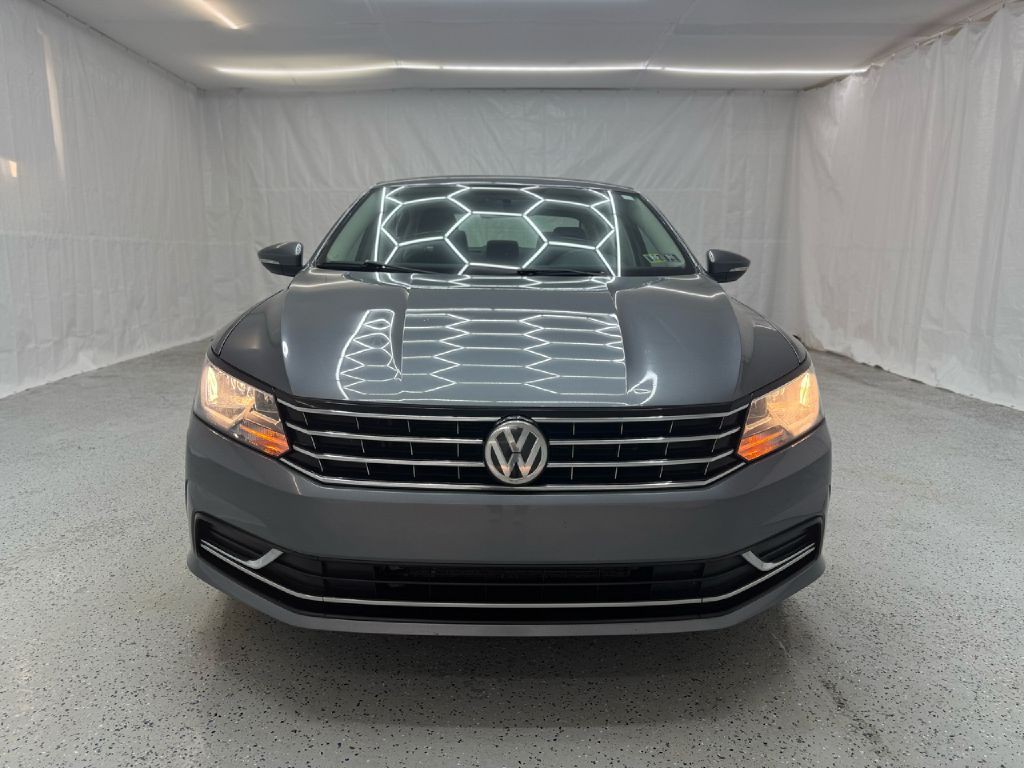 2017 Volkswagen Passat Image 8