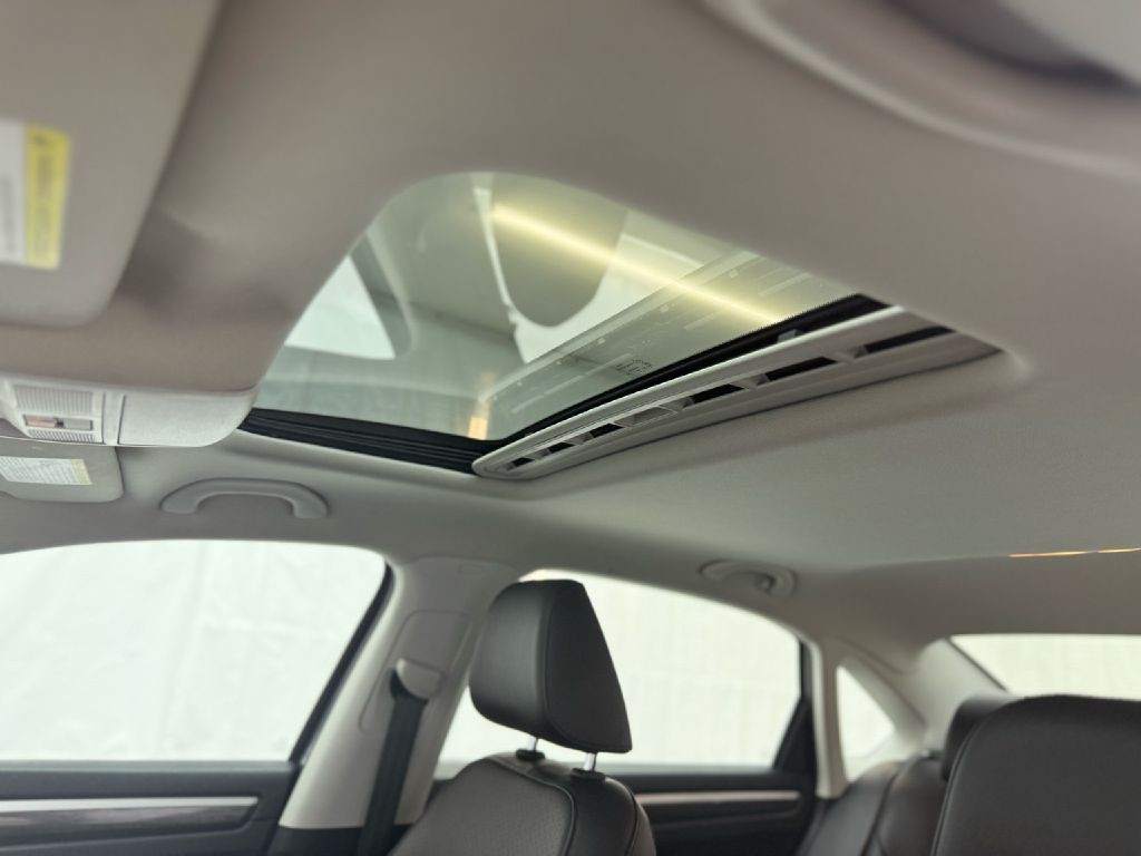 2017 Volkswagen Passat Image 11