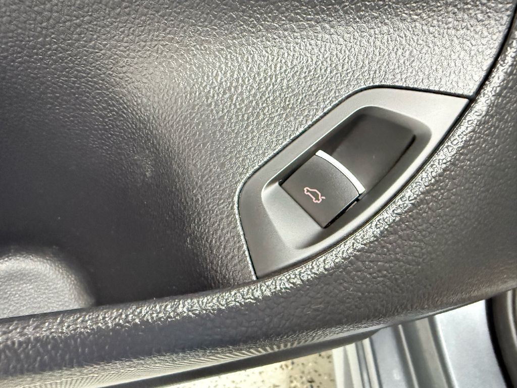 2017 Volkswagen Passat Image 14