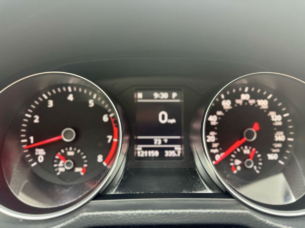 2017 Volkswagen Passat Image 16