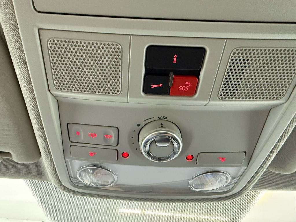 2017 Volkswagen Passat Image 25