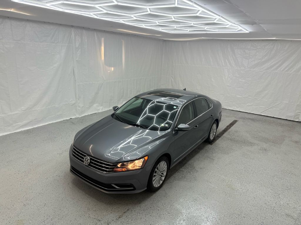 2017 Volkswagen Passat Image 36