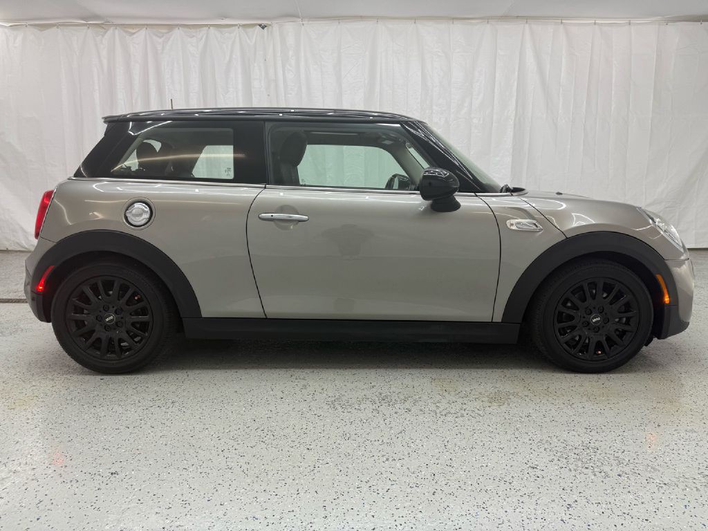 2019 MINI Cooper Image 2