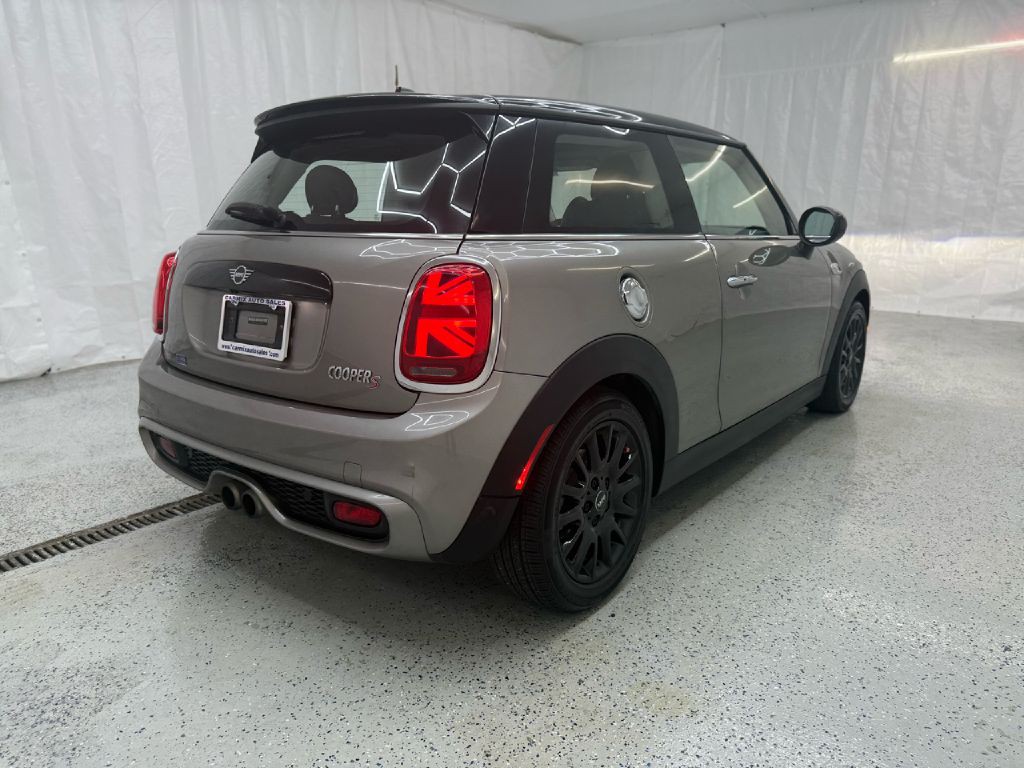 2019 MINI Cooper Image 3