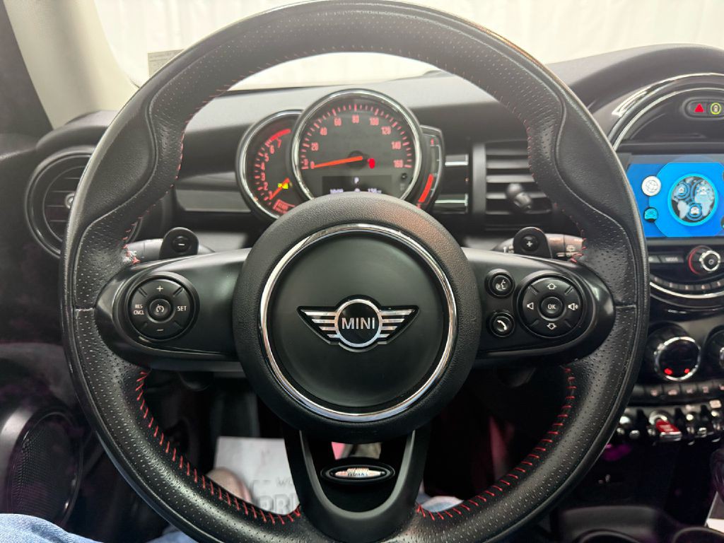 2019 MINI Cooper Image 12