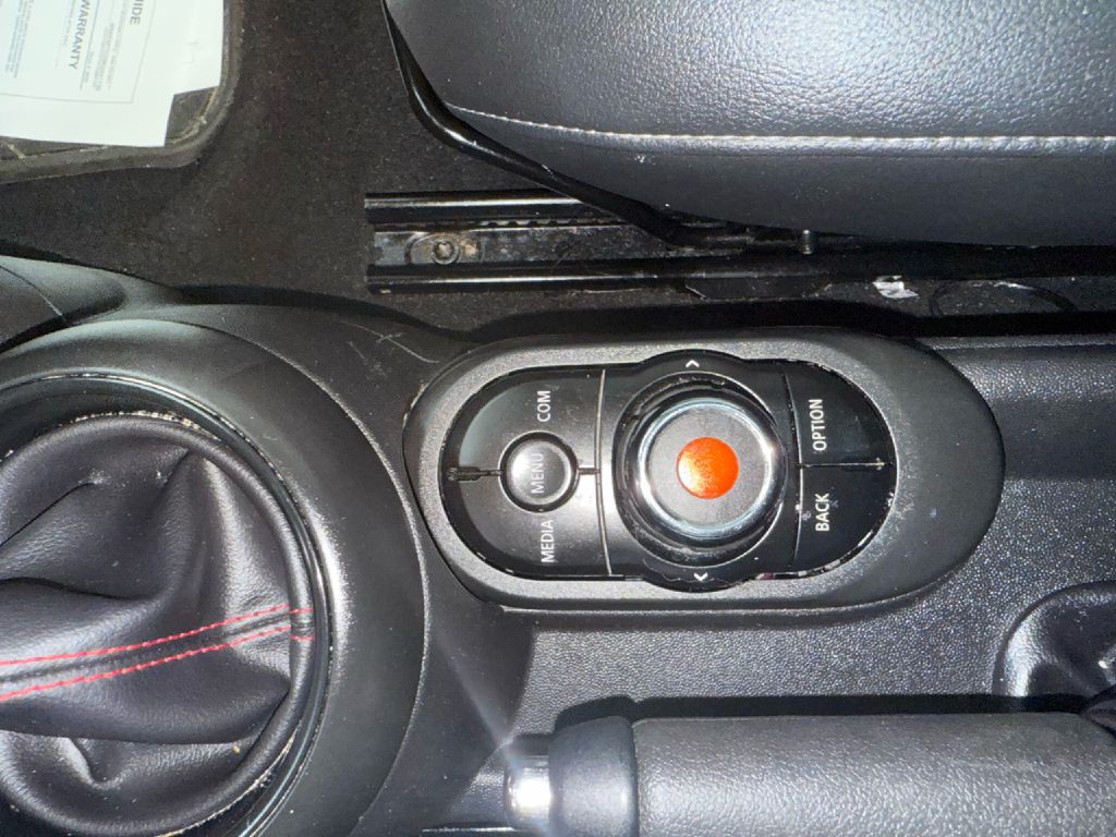 2019 MINI Cooper Image 22