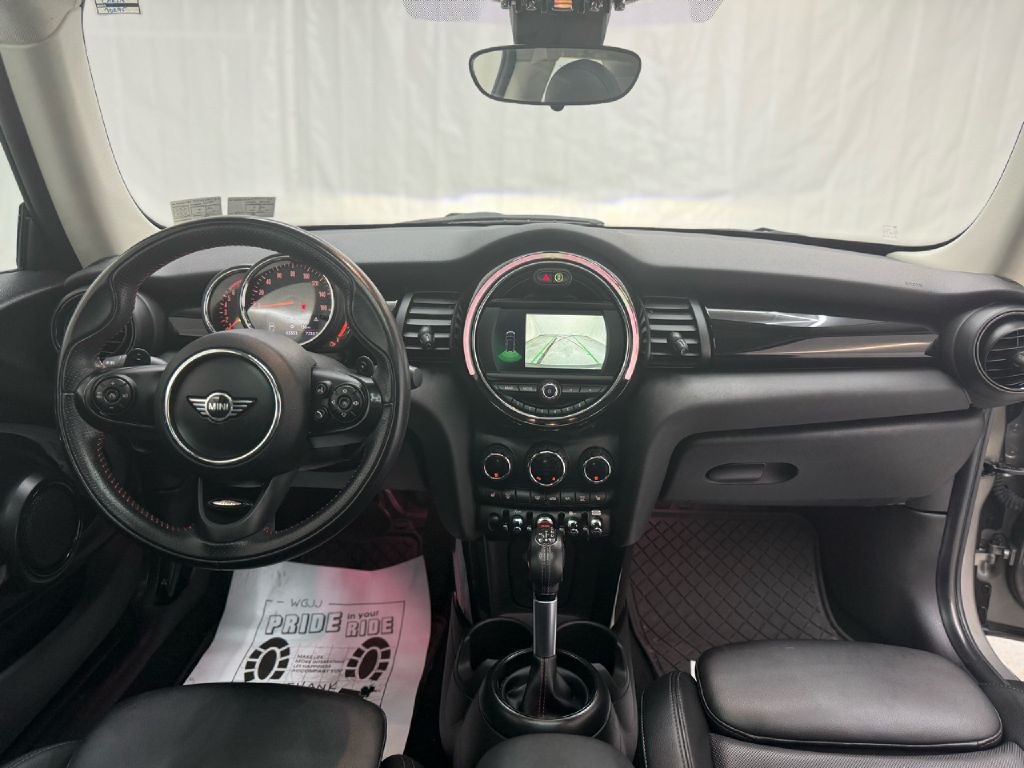 2019 MINI Cooper Image 25
