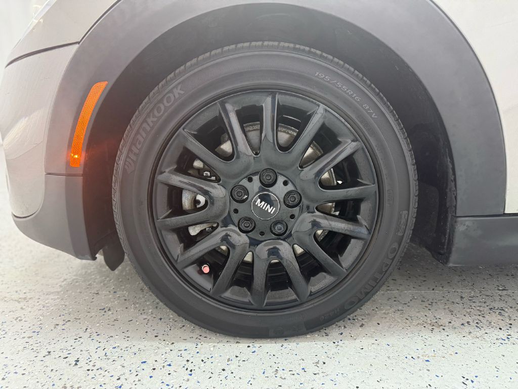 2019 MINI Cooper Image 29