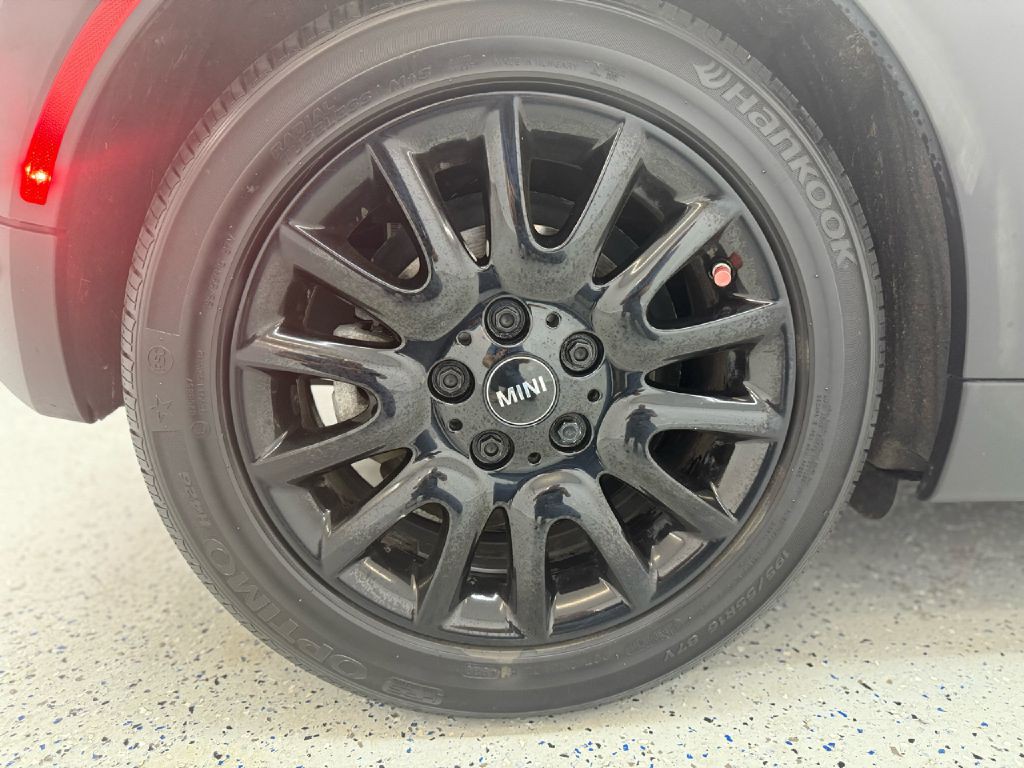 2019 MINI Cooper Image 32
