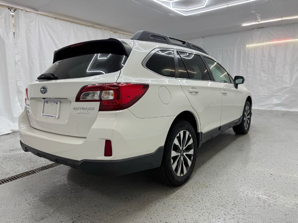 2015 Subaru Outback Image 3