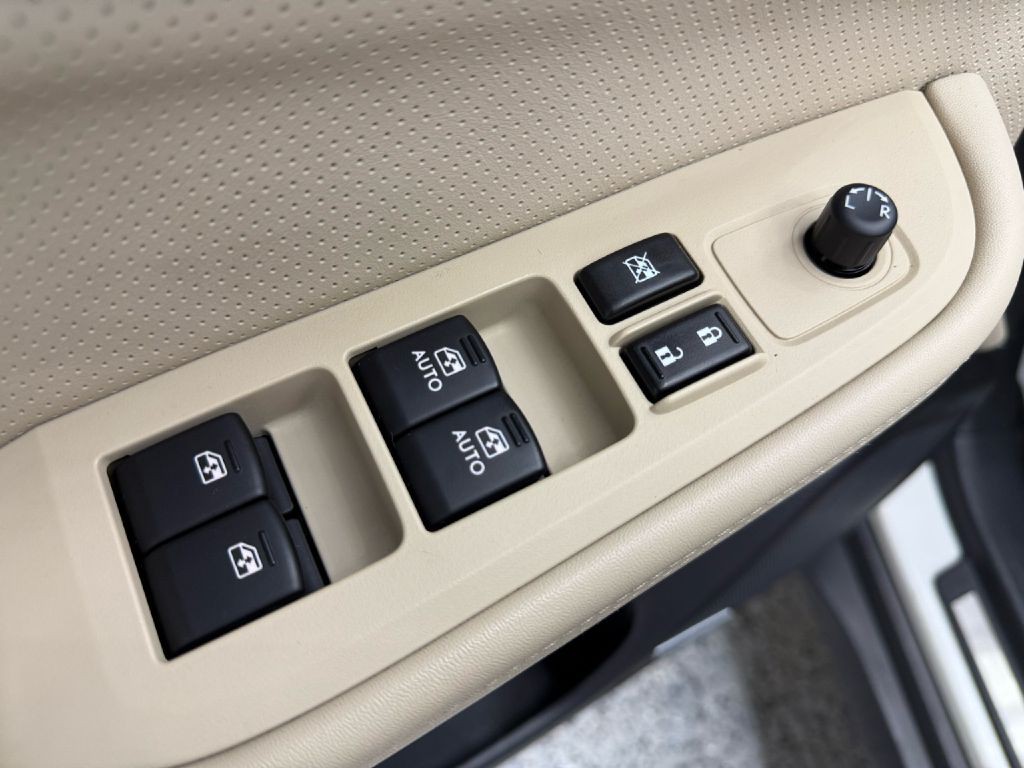 2015 Subaru Outback Image 12
