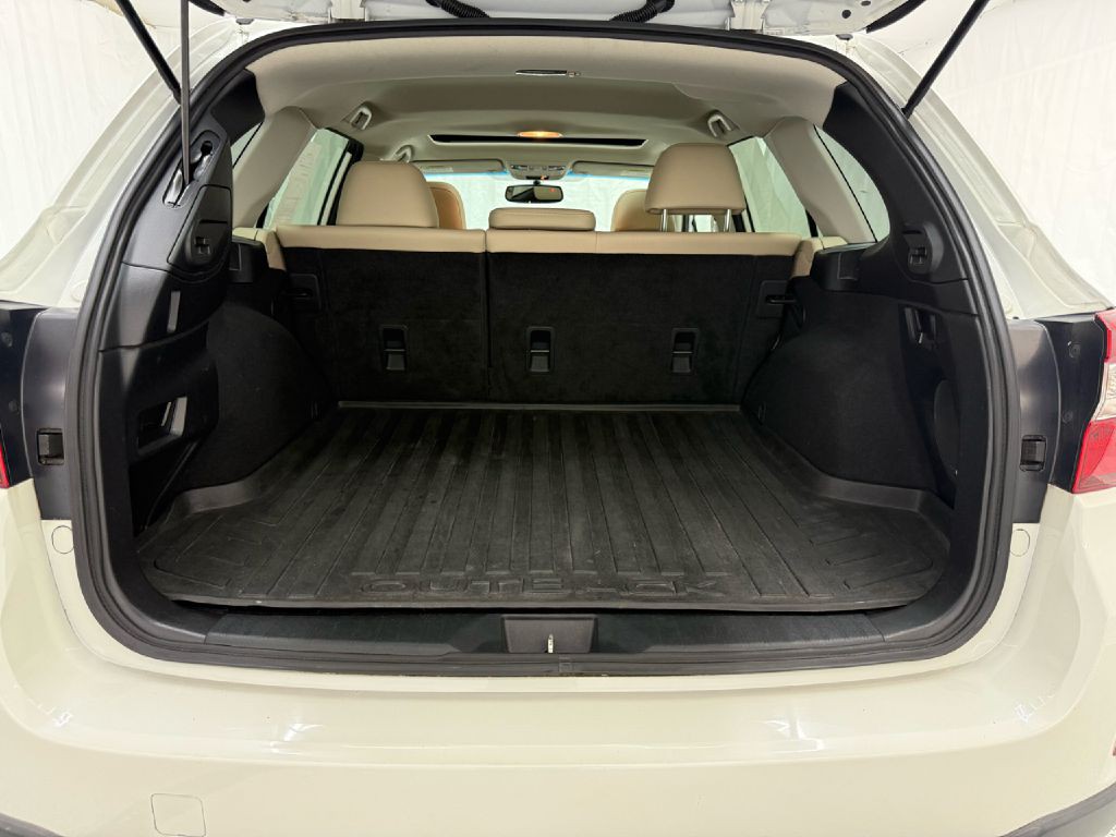 2015 Subaru Outback Image 28