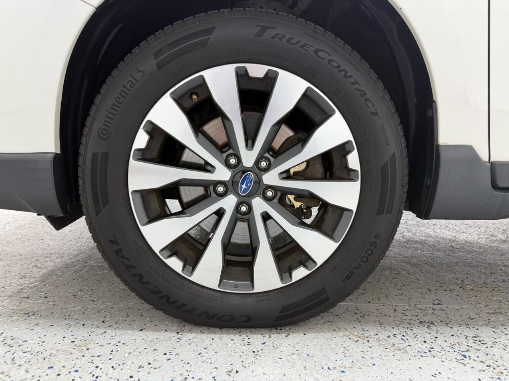 2015 Subaru Outback Image 32