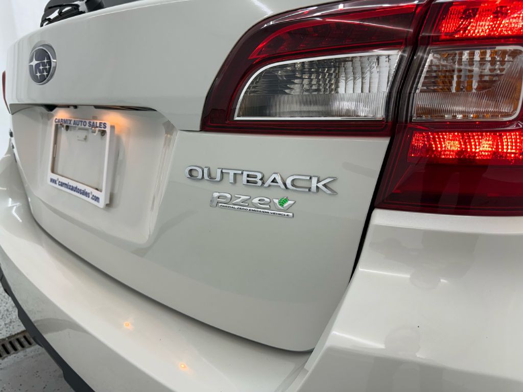 2015 Subaru Outback Image 42
