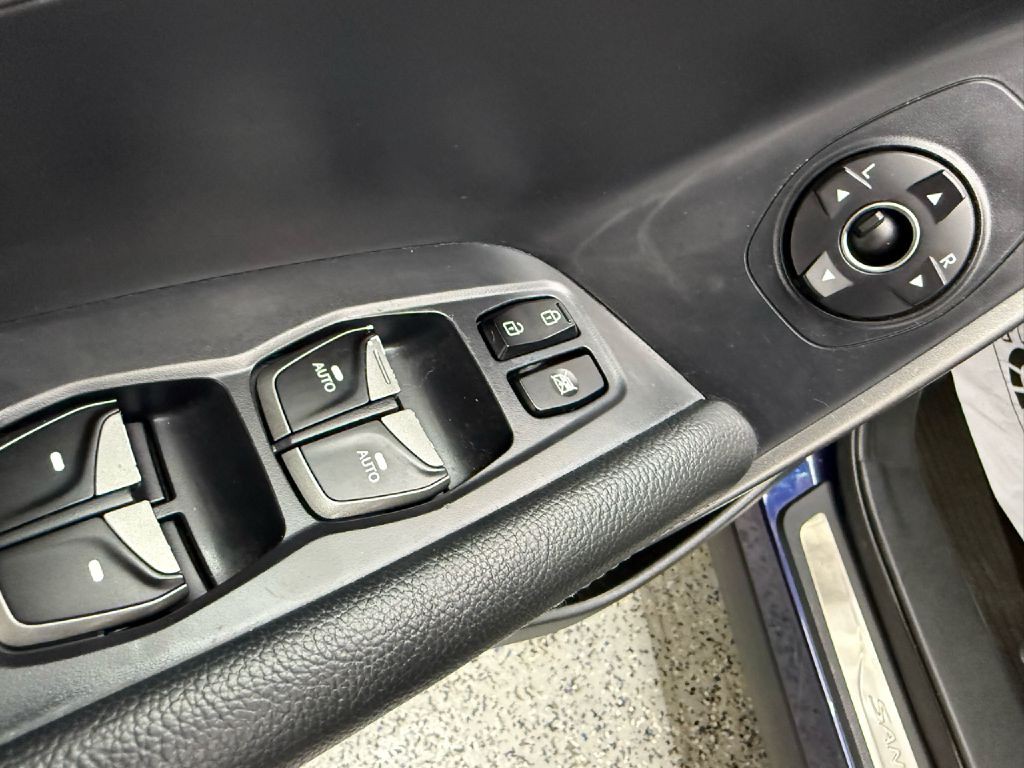 2017 Hyundai Santa Fe Sport Image 12