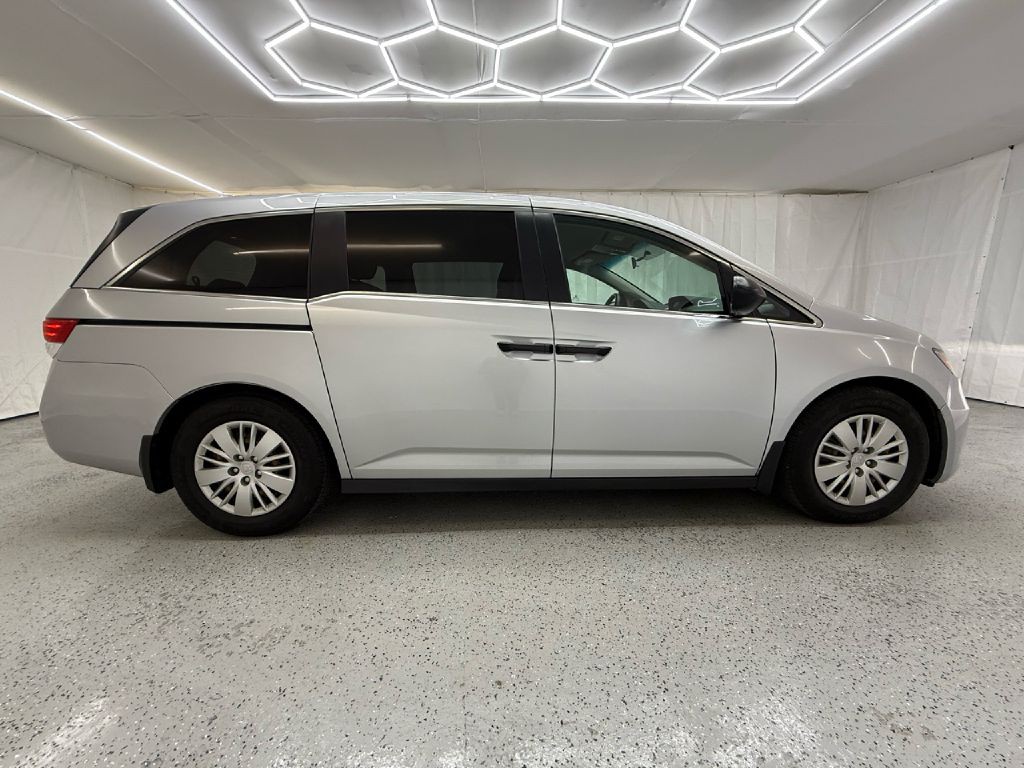 2014 Honda Odyssey Image 2
