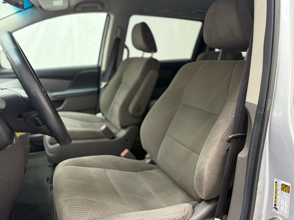 2014 Honda Odyssey Image 9