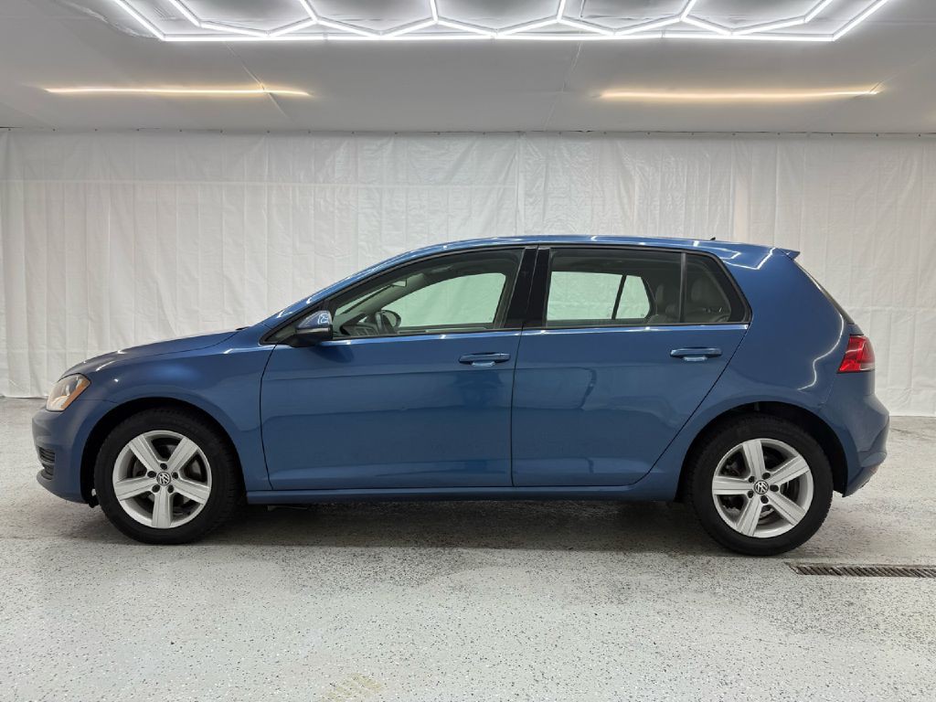 2017 Volkswagen Golf Image 6