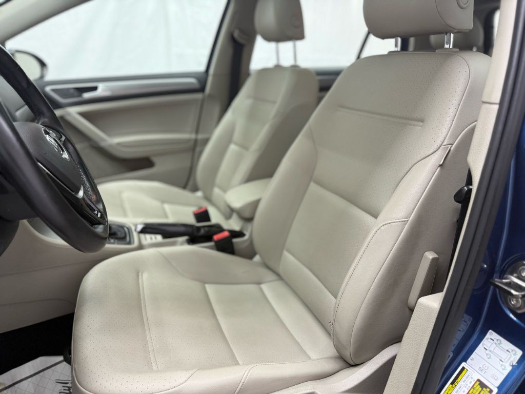 2017 Volkswagen Golf Image 9