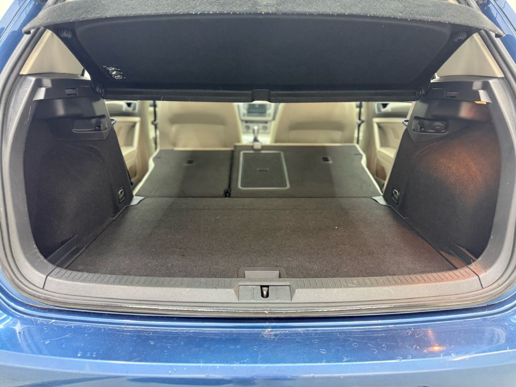 2017 Volkswagen Golf Image 23