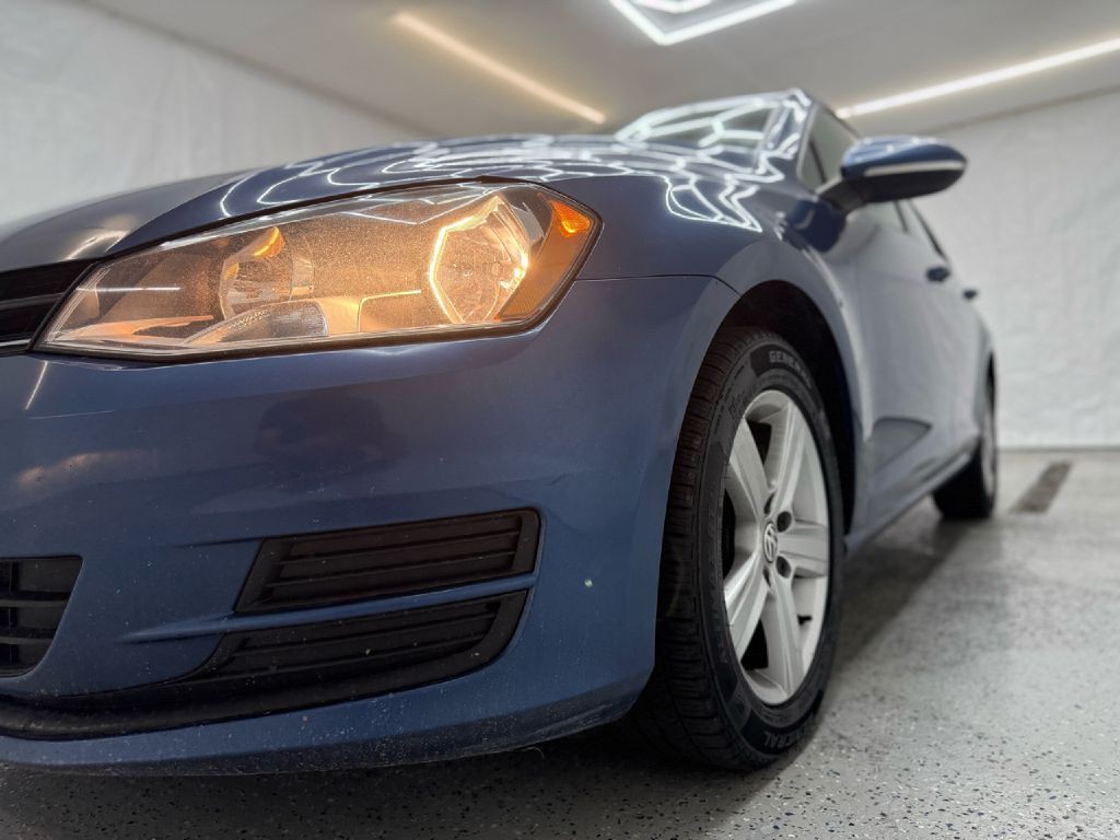 2017 Volkswagen Golf Image 29