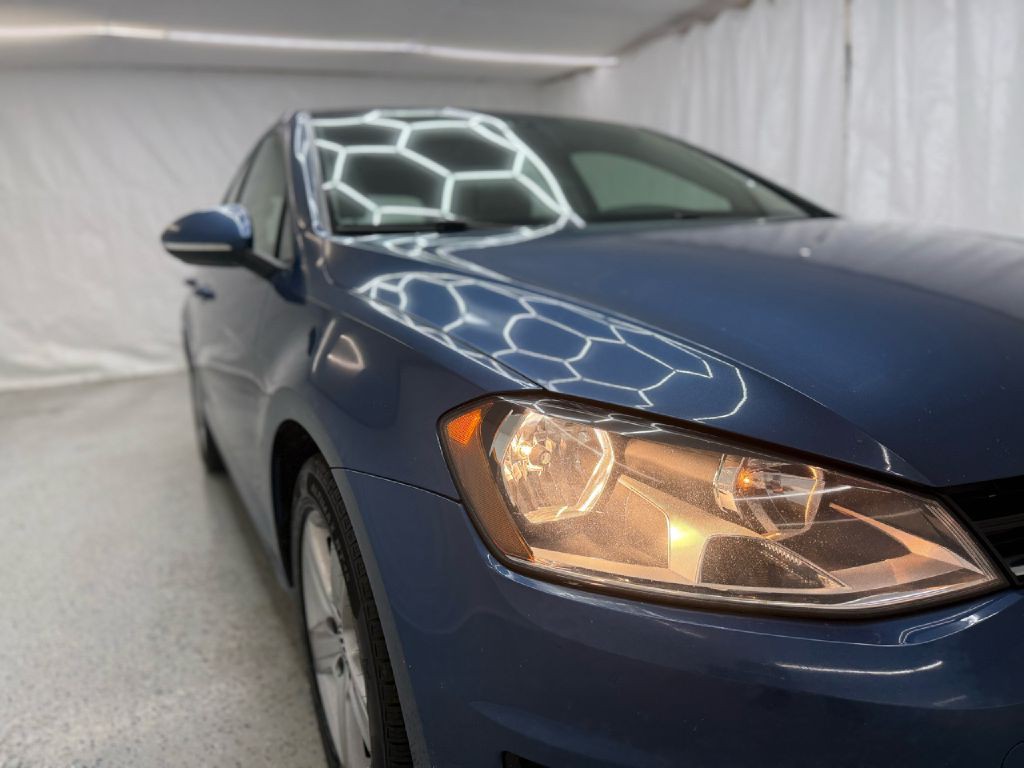 2017 Volkswagen Golf Image 30