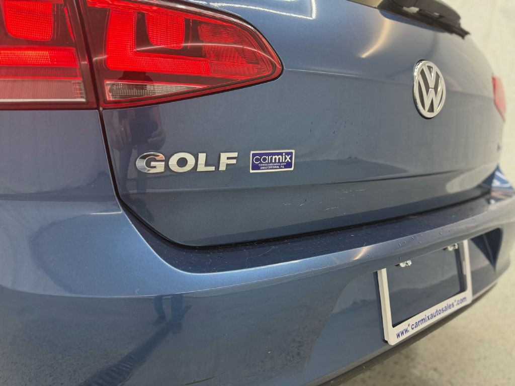 2017 Volkswagen Golf Image 31