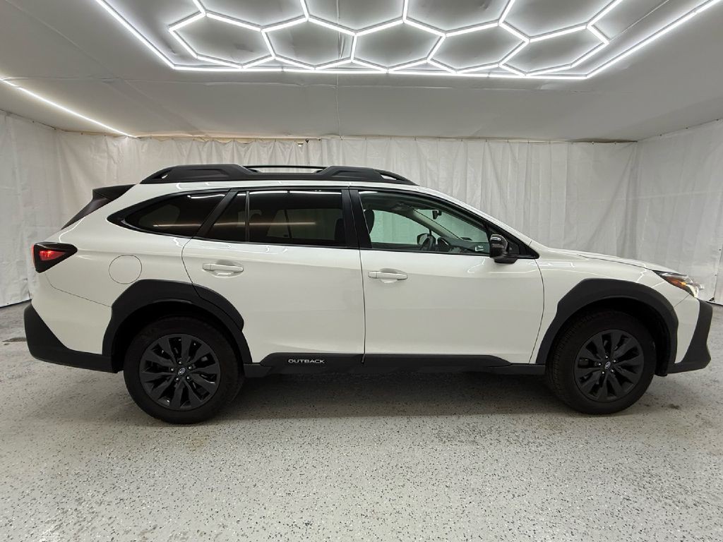 2023 Subaru Outback Image 2
