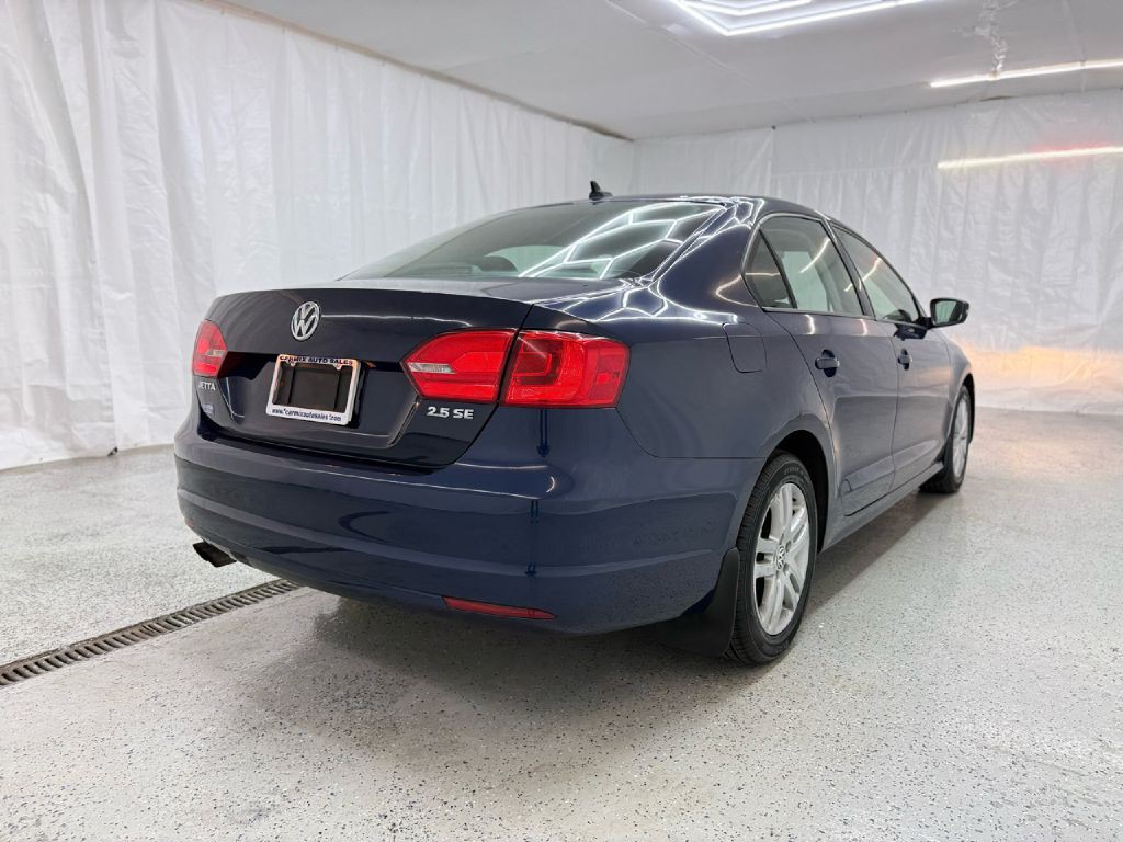 2012 Volkswagen Jetta Image 3