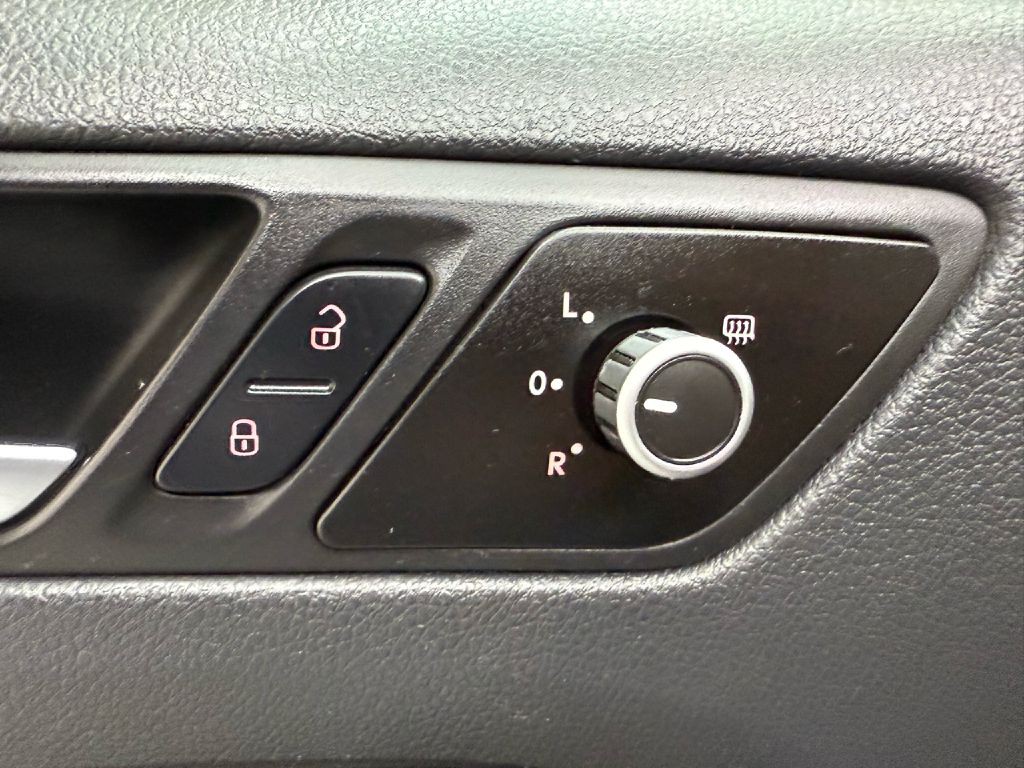 2012 Volkswagen Jetta Image 11
