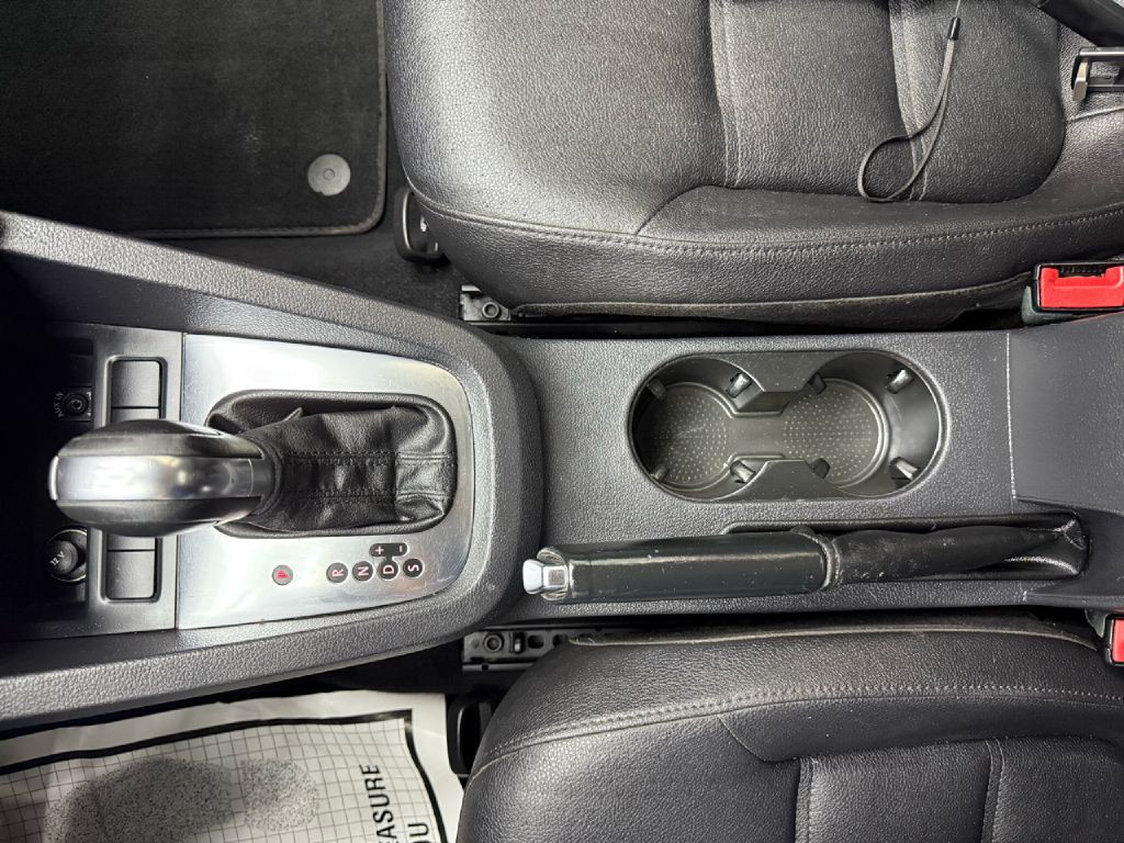 2012 Volkswagen Jetta Image 17