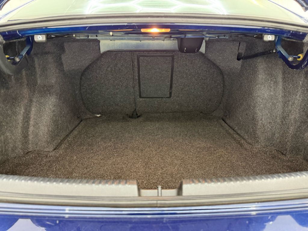 2012 Volkswagen Jetta Image 21
