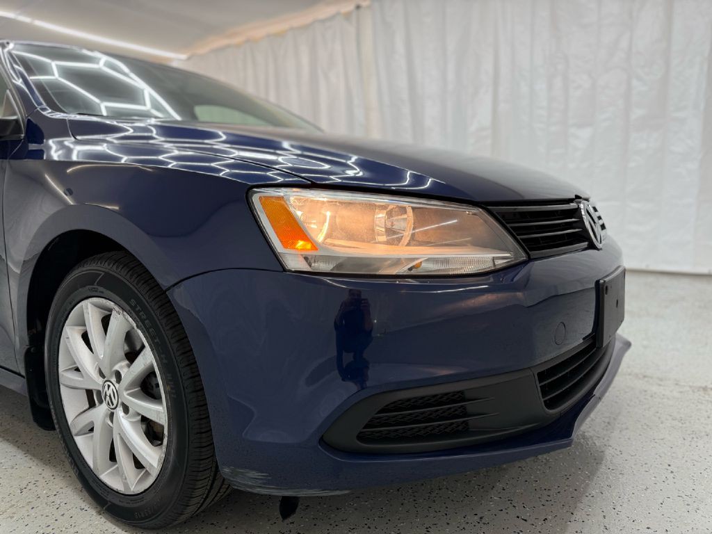 2012 Volkswagen Jetta Image 32
