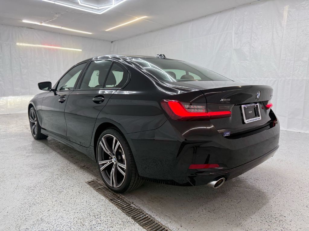 2023 BMW 3 Series Image 5