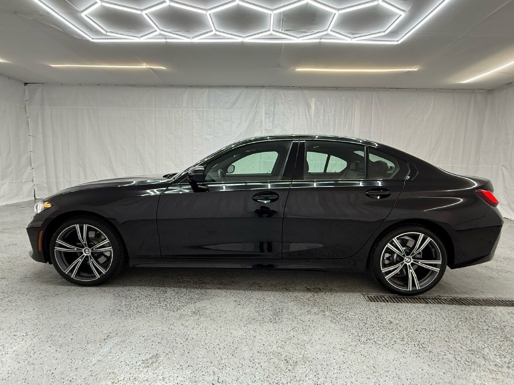 2023 BMW 3 Series Image 6