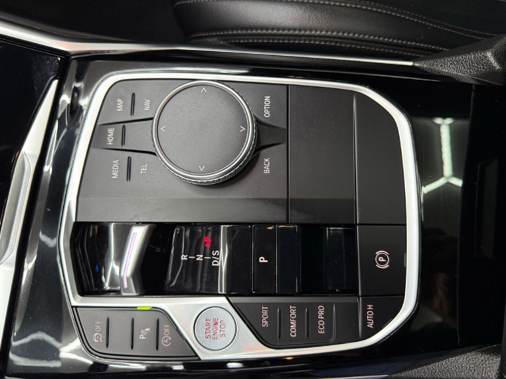 2023 BMW 3 Series Image 25