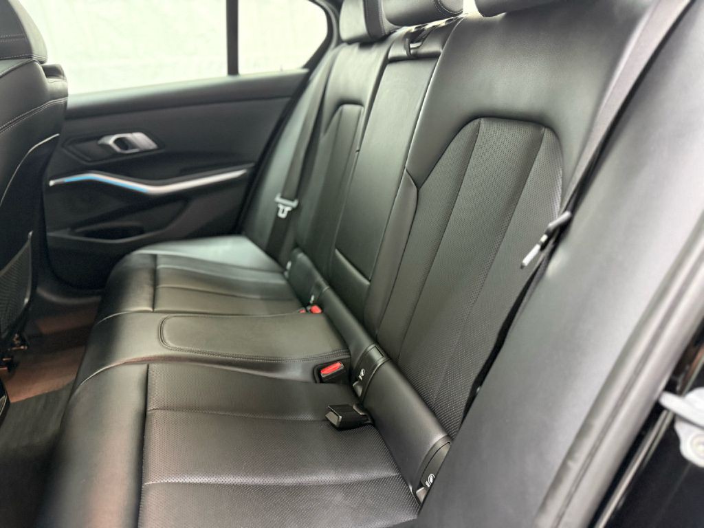 2023 BMW 3 Series Image 26