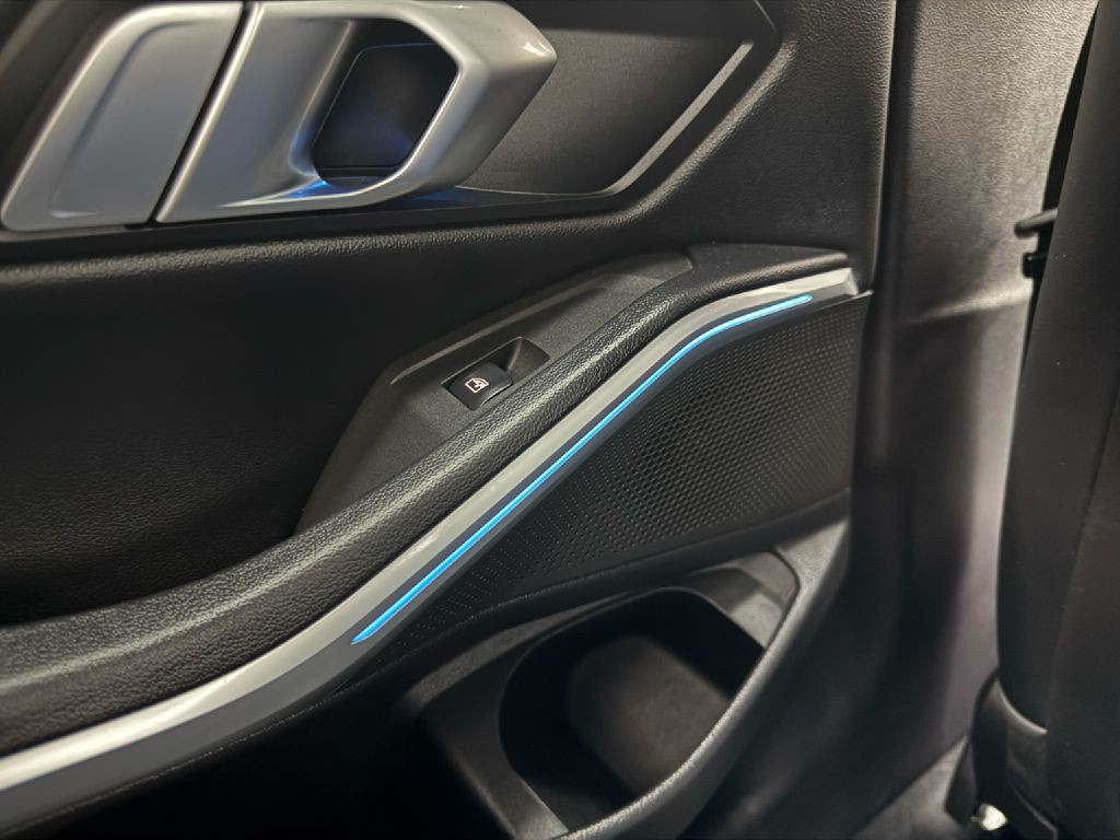 2023 BMW 3 Series Image 29