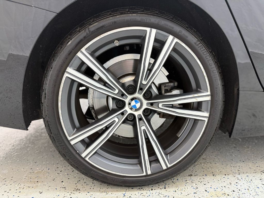 2023 BMW 3 Series Image 36
