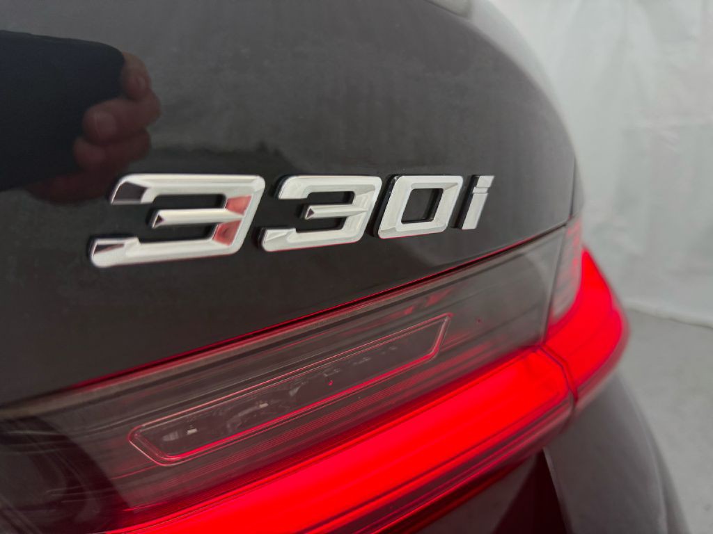 2023 BMW 3 Series Image 42