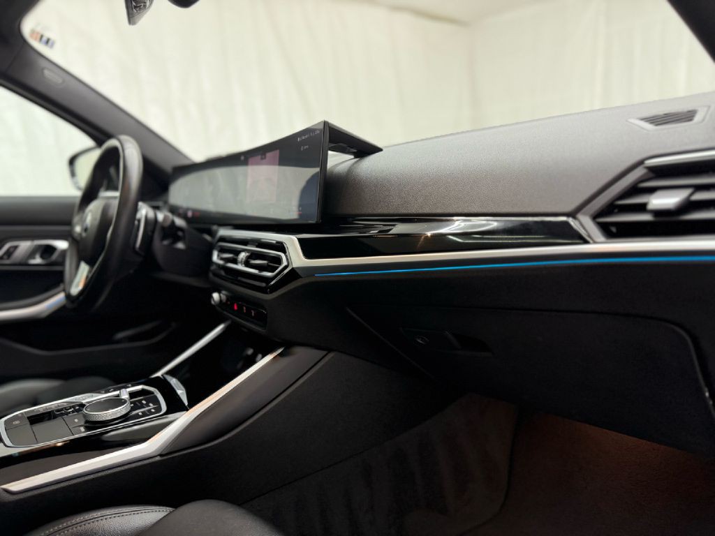 2023 BMW 3 Series Image 43